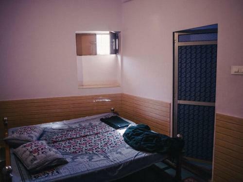 Single Bed Room With Private Bathroom