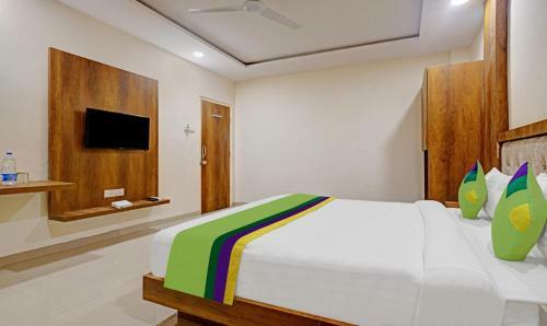 Hotel Treebo Trend Royal Empire Indore