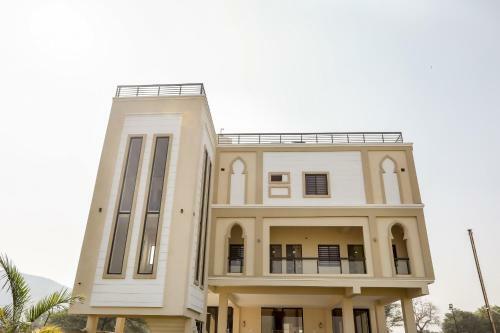 Oyo 44020 Virat Hotel And Resorts