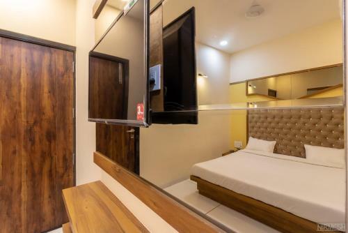 Hotel Giri Shankara