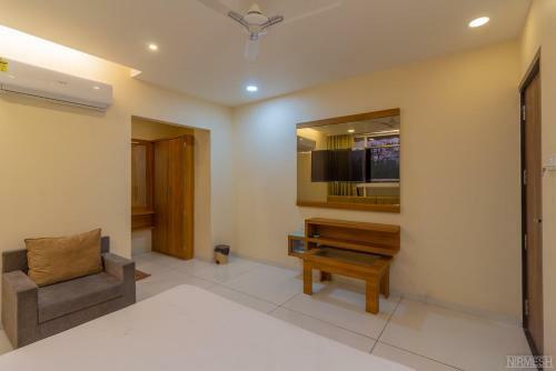 Hotel Giri Shankara