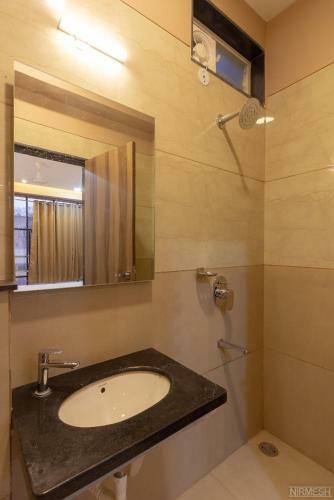 Hotel Giri Shankara