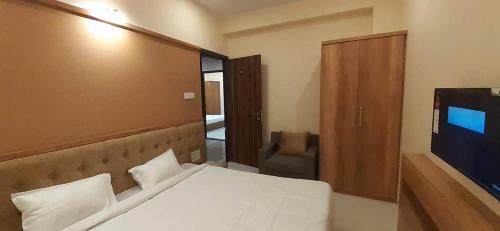Hotel Giri Shankara