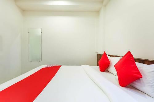Oyo Flagship 48276 Hotel Agrawal Malwa Mill Rd