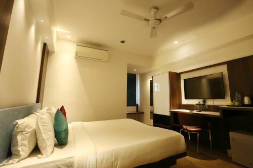 Hotel Alba Premier, Indore