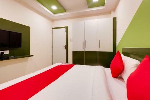 Collection O 60423 Hotel Sr