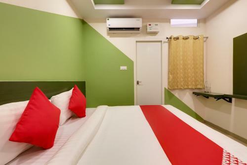 Collection O 60423 Hotel Sr