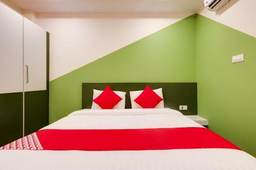 Collection O 60423 Hotel Sr