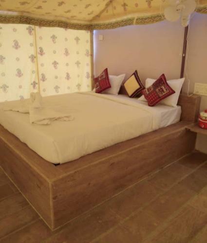 Venture Desert Camp