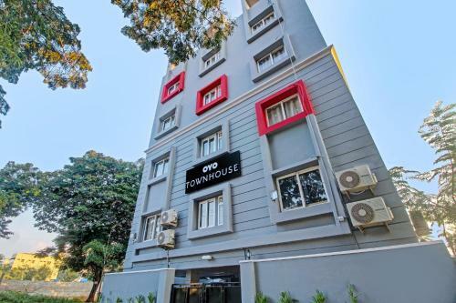 Hotel Oyo Townhouse 572 Rcc Skyline