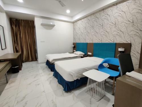 Hotel Pranahita Lake View