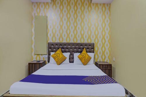 Hotel Spot On 72246 Gayatri Lodge