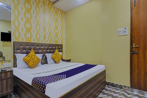 Hotel Spot On 72246 Gayatri Lodge