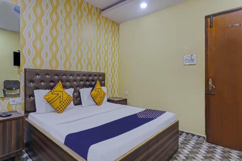 Hotel Spot On 72246 Gayatri Lodge