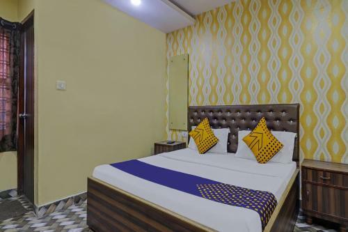 Hotel Spot On 72246 Gayatri Lodge