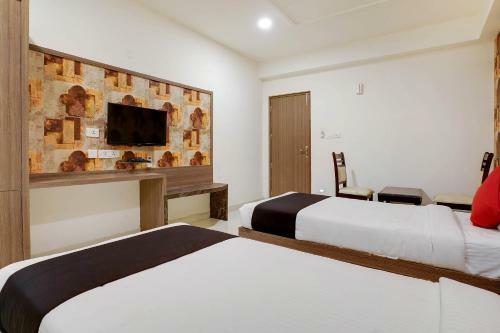 Capital O 49135 Sri Simran Park Hotel