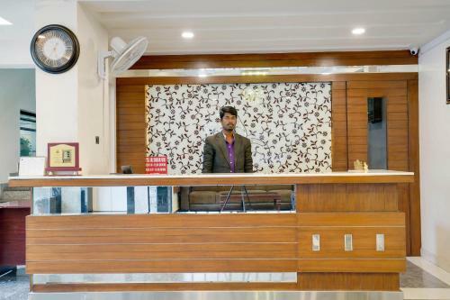 Capital O 49135 Sri Simran Park Hotel