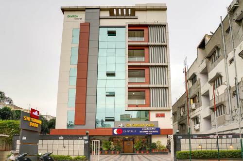 Capital O 49135 Sri Simran Park Hotel