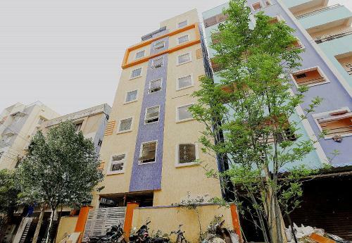 Hostal Oyo 80365 Sri Vinayaka Luxury Hotel