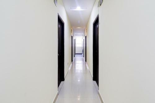 Hostal Oyo 80365 Sri Vinayaka Luxury Hotel