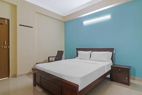 Oyo 85841 Hotel Vibrant Golden Bay