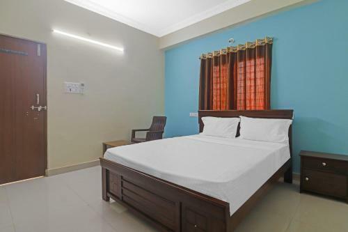 Oyo 85841 Hotel Vibrant Golden Bay