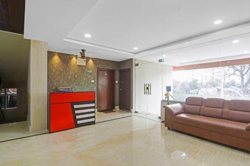 Oyo 85841 Hotel Vibrant Golden Bay