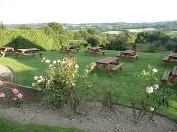 Posada The Bear Inn And Burwash Motel