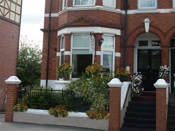 Hostal Greylands Guest House