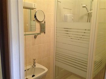 Hostal Greylands Guest House