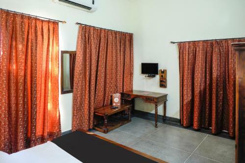 Townhouse Oak Hotel Ardency Blue