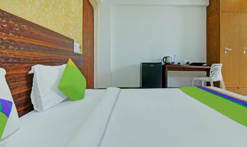 Treebo Trend Hotel Nyra
