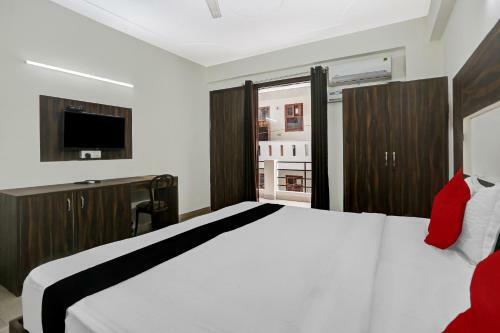 Hotel Capital O 81645 City Residency