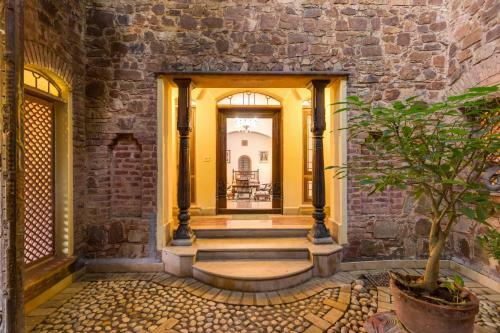 Villa Hostie Chinar Haveli - Heritage Home With Pool, Gurgaon