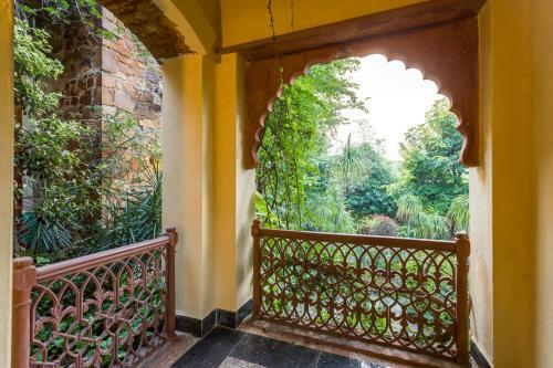 Villa Hostie Chinar Haveli - Heritage Home With Pool, Gurgaon