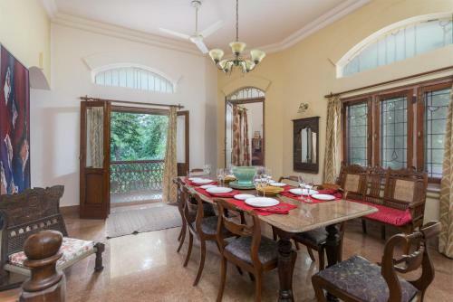 Villa Hostie Chinar Haveli - Heritage Home With Pool, Gurgaon
