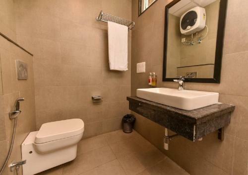 Hotel Mavens White Artemis Hospital Road Sector 52 Gurgaon