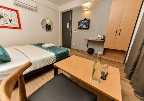 Hotel Mavens White Artemis Hospital Road Sector 52 Gurgaon