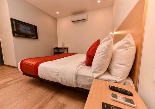 Hotel Mavens White Artemis Hospital Road Sector 52 Gurgaon