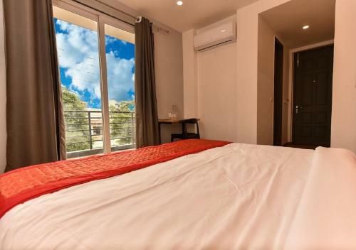 Hotel Mavens White Artemis Hospital Road Sector 52 Gurgaon