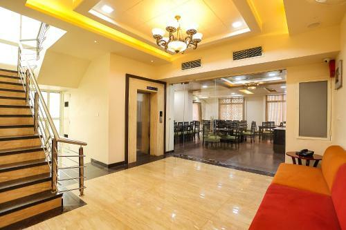 Fabhotel Royal Gm Plaza