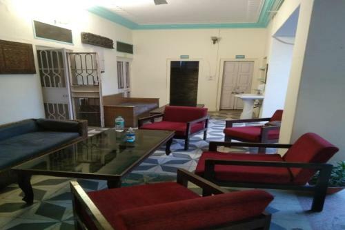 Oyo 84724 Hotel Udaan Near Sindhi Camp