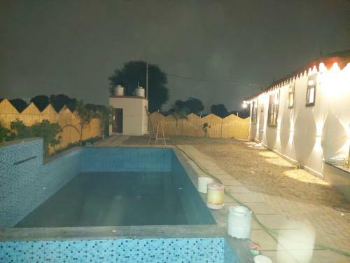 Hostal Suryansh Outhouse