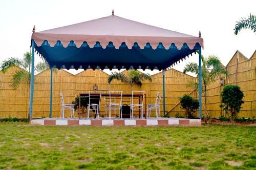 Hostal Suryansh Outhouse