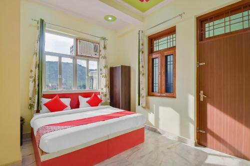 Oyo Flagship 46050 Hotel Roof Top