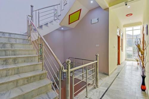 Oyo Flagship 46050 Hotel Roof Top
