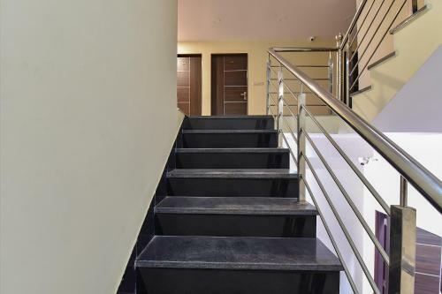 Fabhotel Pink City