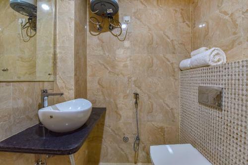 Fabhotel Pink City