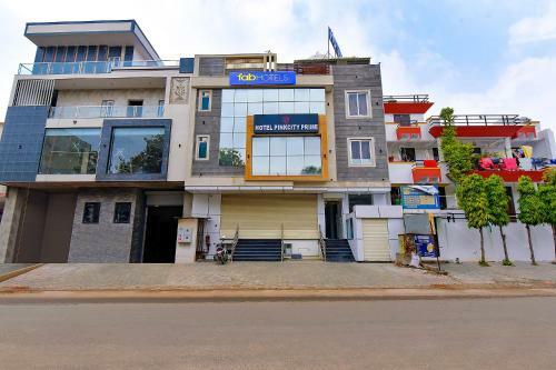 Fabhotel Pink City