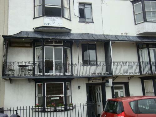 Posada Spencer Court